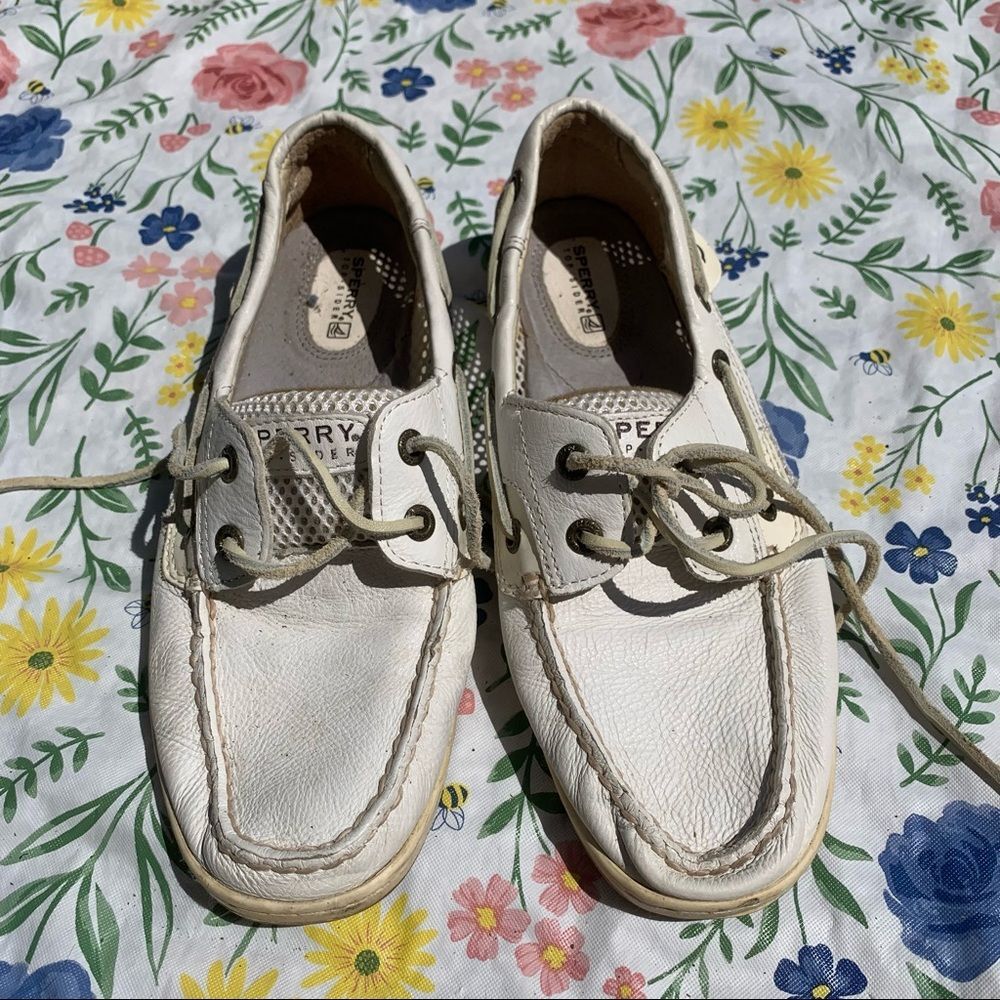 W7.5 Classic Sperry Top-Sider Slip on Boat Shoe Cream Leather Mesh Design